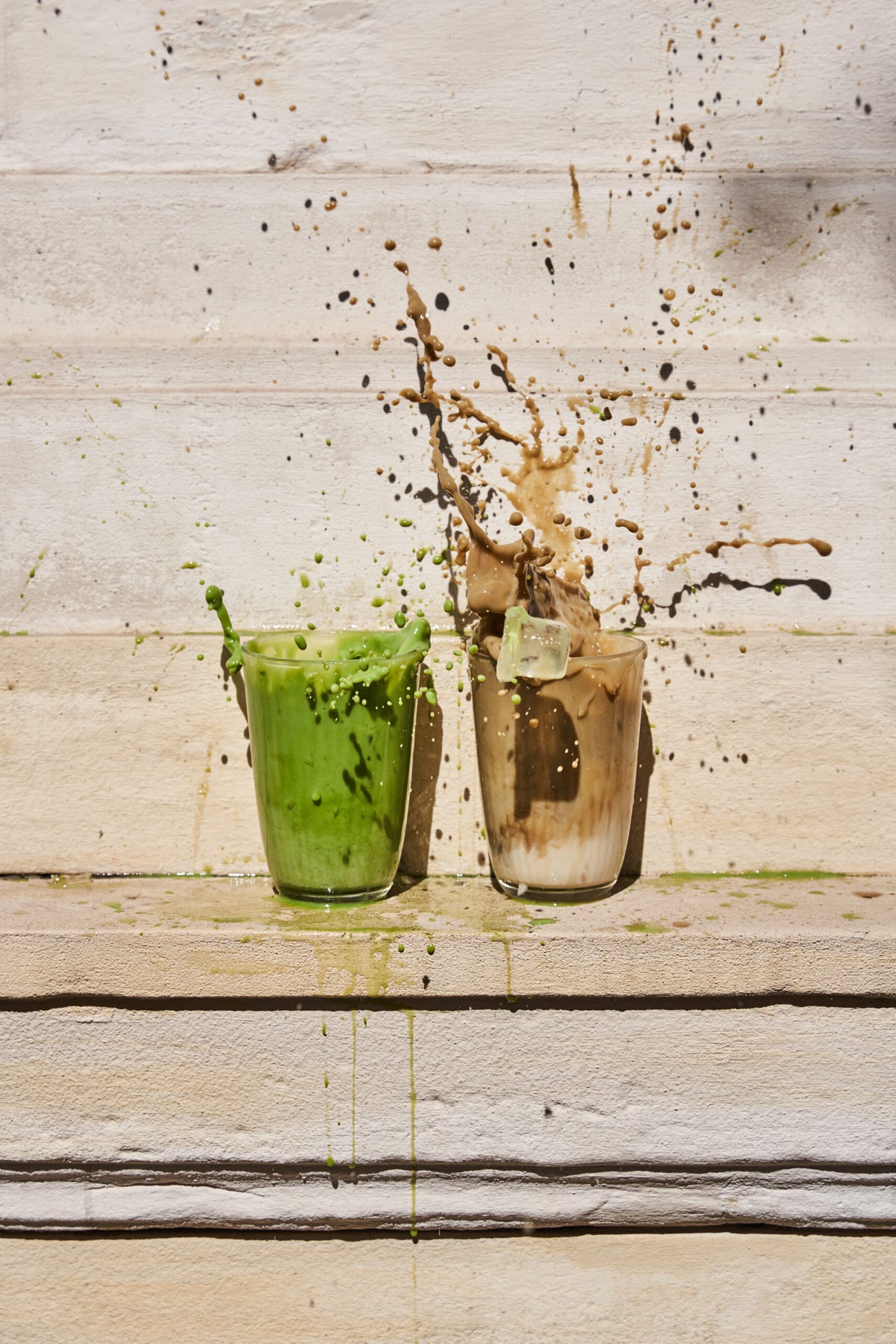 Matcha vs. kawa: który napój bardziej pobudza?