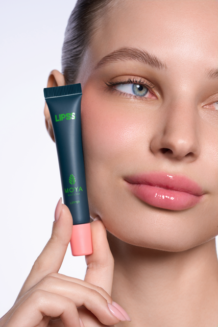 Matcha Strawberry Lipper – błyszczyk do ust o zapachu matchy i truskawki